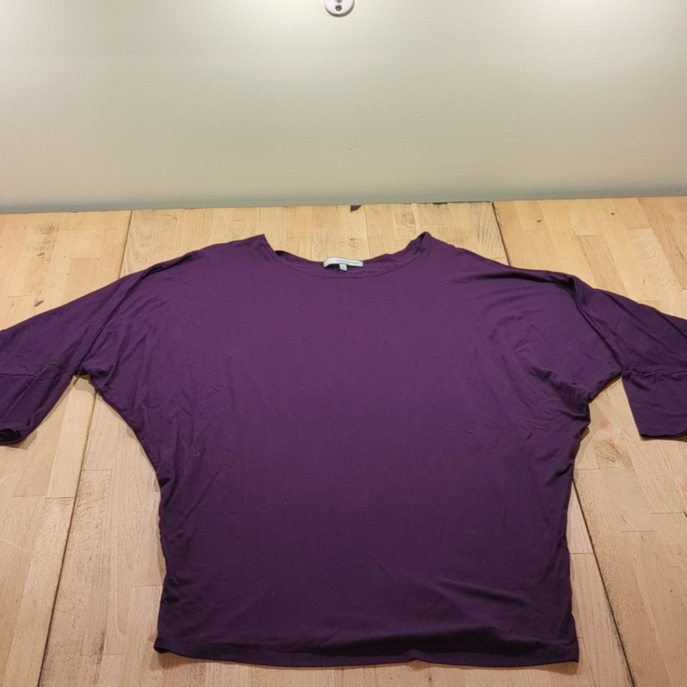 Women's purple 3/4 sleeve shirt large
